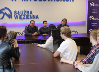 Jak wstąpić w szeregi aresztu śledczego? Studenci z wizytą w jednostce