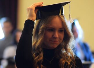 322 uczniów pożegnało szkolne mury