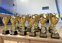 Sportowy rok szkolny rozpoczęty. Wręczono też puchary za zeszłoroczne rozgrywki