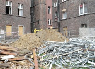 Trwają prace przy Bytomskiej 27a. Budynek przejdzie ogromną metamorfozę.