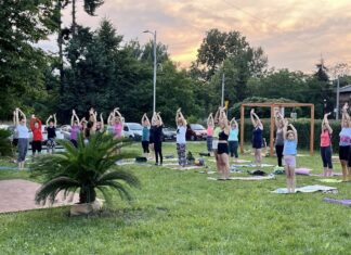 Piątkowy wieczór z jogą i koncertem relaksacyjnym