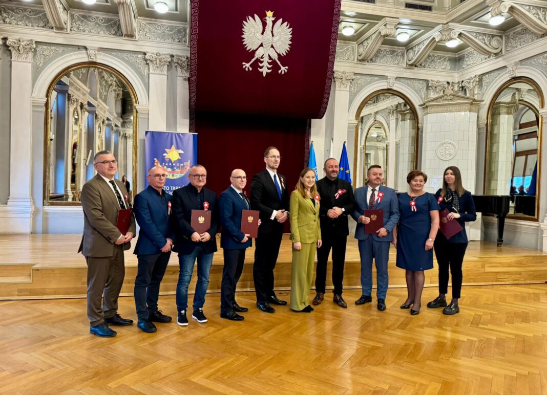 7ed4f8be-42b7-47d0-bc9d-72a15968ab7b