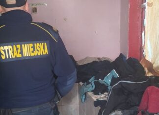 Straż Miejska w Mysłowicach pomaga osobom bezdomnym przed zimą