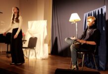 Wojna, miłość i dojrzewanie – sztuka teatralna zagrana przez młodzież z Ukrainy