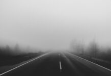 Gęsta mgła nad woj. śląskim. IMGW wydał ostrzeżenie I stopnia