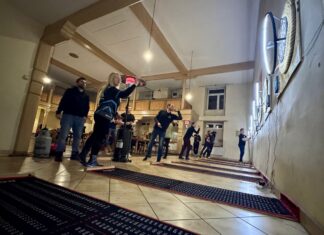 Darterzy w domu ludowym, czyli czyli „Granie na Piosq”