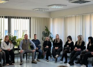 Warsztaty debat oksfordzkich w Mysłowicach. Młodzież szkoliła się z argumentacji i fact-checkingu