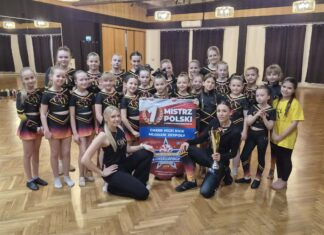 Podwójne mistrzostwo Polski dla młodych cheerleaderek