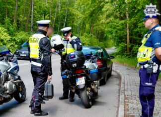 Nietrzeźwy kierowca przejechał przez przejazd kolejowy mimo czerwonego światła