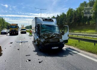 Aż dwa zdarzenia drogowe na autostradzie!