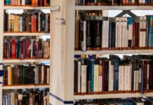 Biblioteka w telefonie? To już możliwe dzięki aplikacji Sowa MOBI